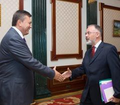 Виктор Янукович и Дмитрий Табачник во время встречи в Киеве