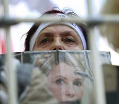 A woman during a picket near the Supreme Specialized Court of Ukraine. Kyiv, May 15