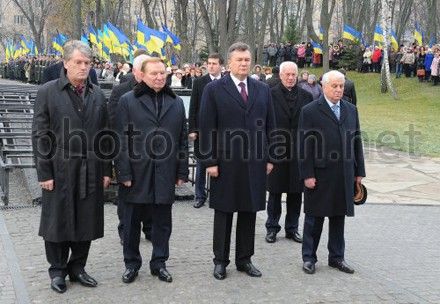 Президенты зажгли лампады Президенты зажгли лампады