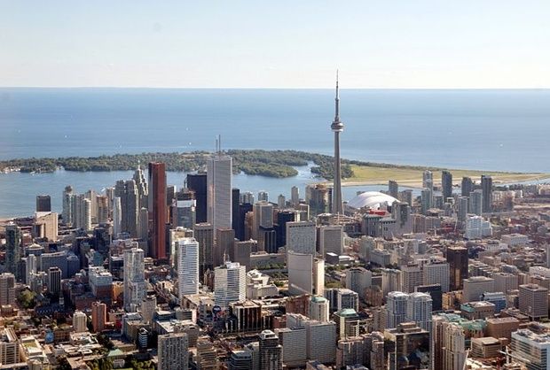 Торонто- крупнейший город Канады столица провинции Онтарио