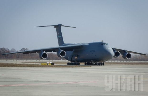 В Украину прибыли американские "Хаммеры" (ФОТО)