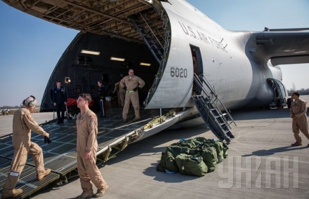 В Украину прибыли американские "Хаммеры" (ФОТО)