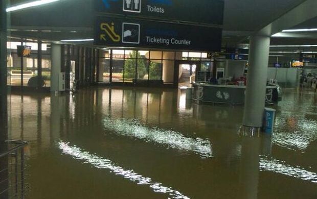 В Сочи аэропорт "ушел под воду" из-за чрезмерных осадков (фото)