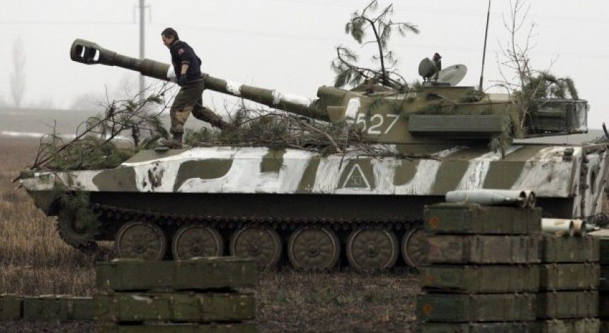 Окупанти вчора гатили під Донецьком та Маріуполем, трьох військових поранено