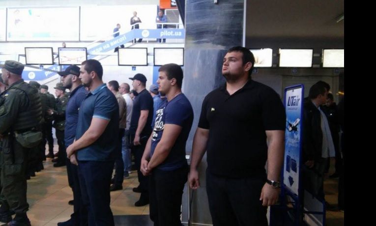 Представники "Опоблоку" мають намір потрапити в Одесу попри протест проукраїнських активістів / Фото @hromadske_od_ua Представники "Опоблоку" мають намір потрапити в Одесу попри протест проукраїнських активістів / Фото @hromadske_od_ua