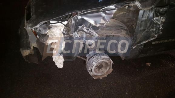 В Киеве пьяный водитель сбил женщину и пытался сбросить авто полиции с дороги / Эспрессо В Киеве пьяный водитель сбил женщину и пытался сбросить авто полиции с дороги / Эспрессо