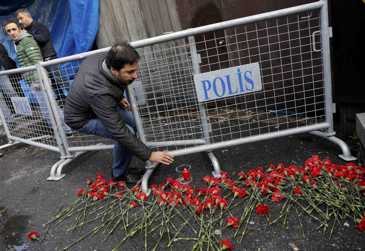 Як в Стамбулі сумують за жертвами теракту - фото 7