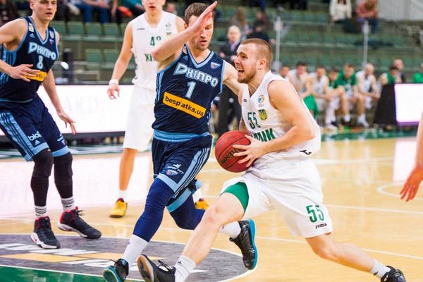Химик проиграл Днепру и обострил борьбу за 2-3 места в турнирной таблице Суперлиги / fbu.ua Химик проиграл Днепру и обострил борьбу за 2-3 места в турнирной таблице Суперлиги / fbu.ua
