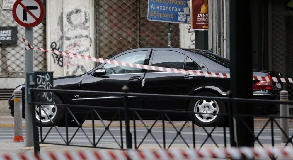Reuters: Car blast injures former Greek PM Papademos