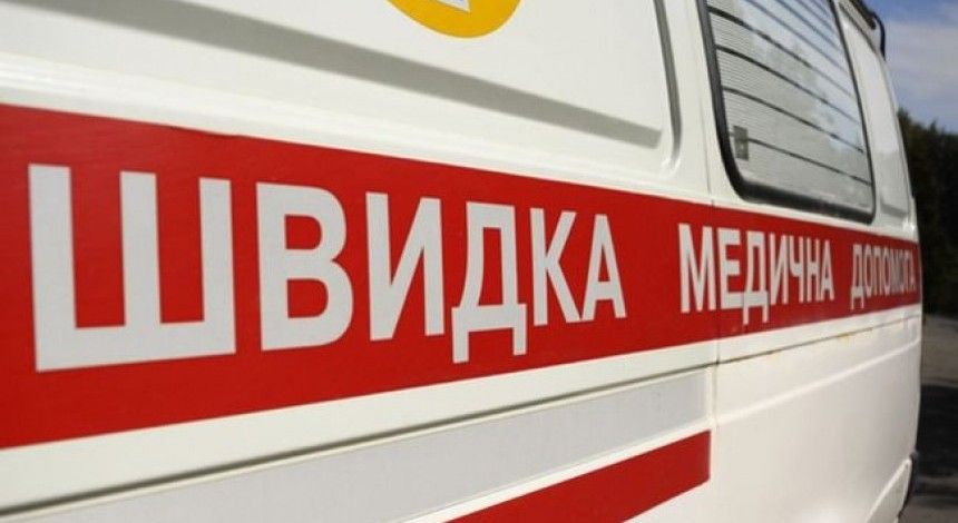 В Тернополе женщина выпала из переполненного рейсового автобуса - водитель дал ей тысячу и поехал дальше