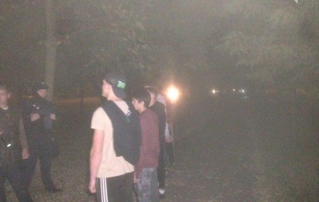 «Стенка на стенку»: в центре Николаева подрались 100 человек «Стенка на стенку»: в центре Николаева подрались 100 человек