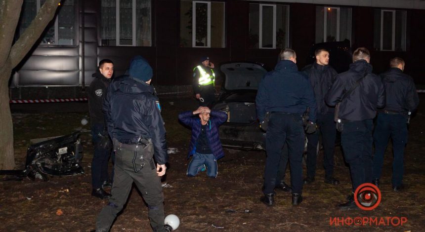 У Дніпрі водій авто збив трьох людей, тікаючи від поліції, є загиблий (фото, відео)