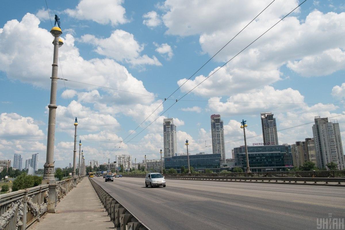 В Киеве расширят мост Патона до 8 полос и обустроят на нем велосипедные дорожки