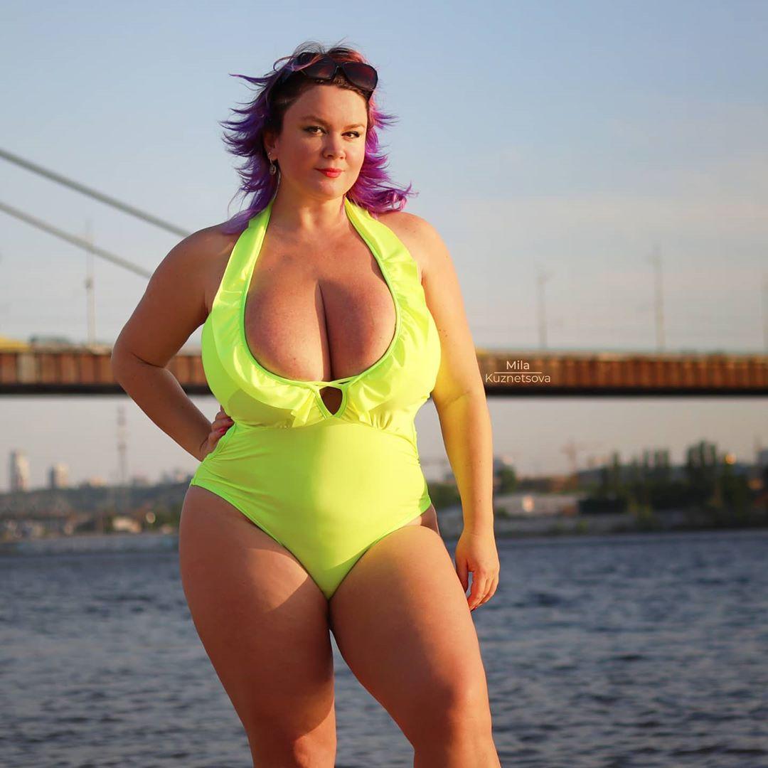 Украинская модель Mila показала шикарную грудь