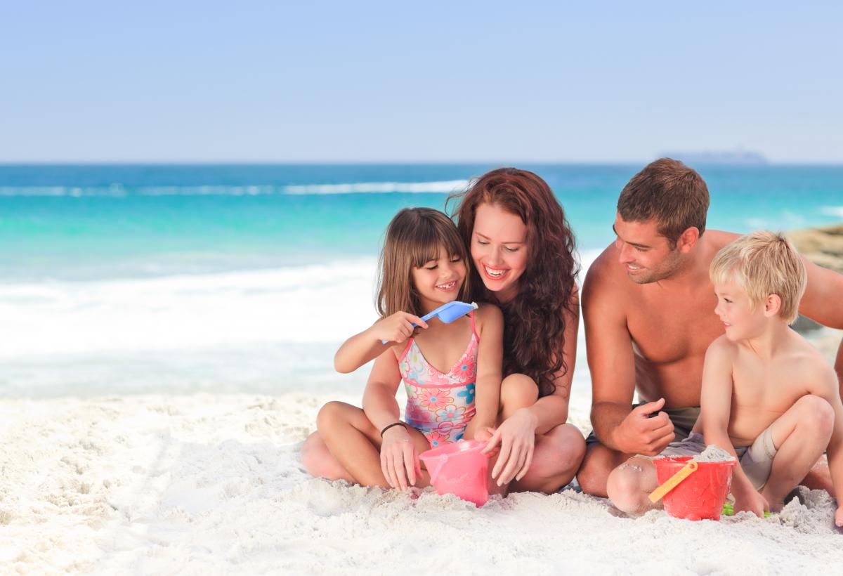 Семья С Детьми Голой Пляже Фото