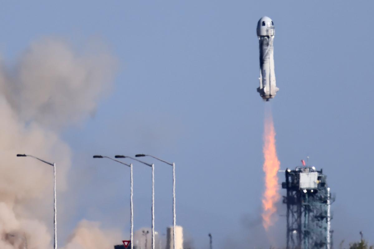 90-летний актер Уильям Шетнер побывал в космосе на корабле New Shepard