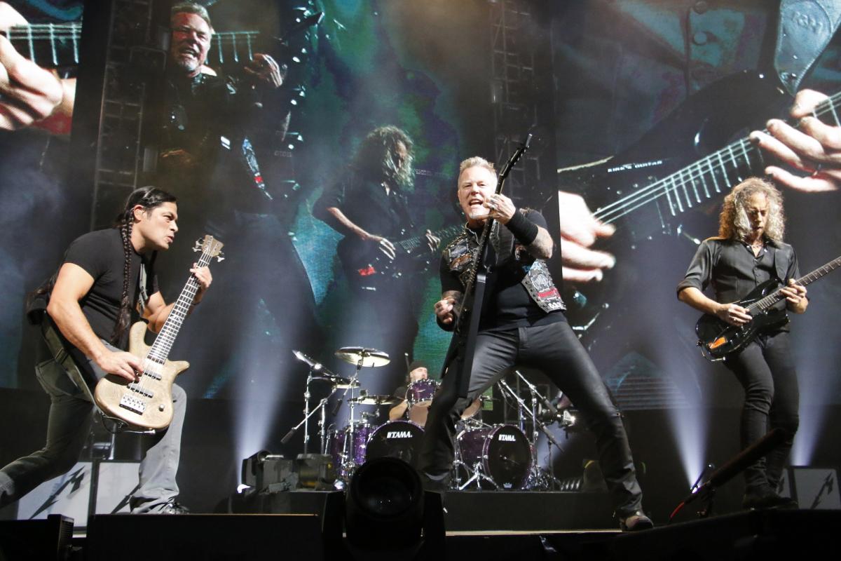     Metallica:      Enter Sandman