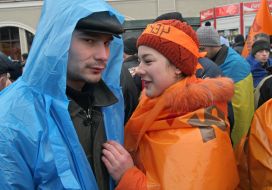 Сторонники Ющенко общаются со сторонниками Януковича