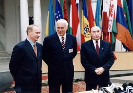 Vladimir Putin, Valeryi Pustovoytenko and Yuryi Yaron