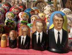 Matreshki with the images of Ukrainian Presidents