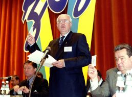 Ivan Pliushch, Valeryi Pustovoitenko  and Evgenyi Kushnariev