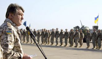 Viktor Yushchenko speaks to Ukrainian peacekeepers