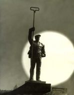 Памятник сталевару