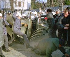Сутичка опозиції зі співробітниками міліції