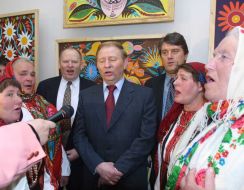 Nikolay Zhulinsky, Leonid Kuchma and Viktor Yushchenko