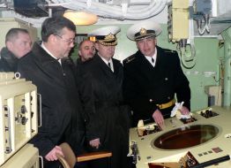 Anatoly Gritsenko examines a new corvette “Ternopol”