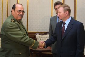 Mohamed Lamari and Leonid Kuchma