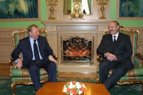 Leonid Kuchma and Alexander Lukashenko