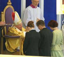  Pope John Paul II blesses young Catholics 