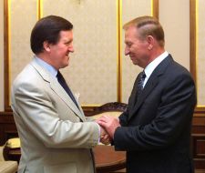 George Robertson  and Leonid Kuchma