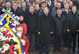 Oleg Dubina, Alexander Omelchenko, Leonid Kuchma, Ivan Plyushchand Anatoly Zasukha