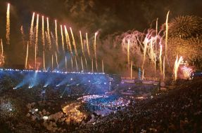 Останні феєрверки над Олімпійською ареною