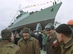 “Leninskaya Kusnitsa” plant workers