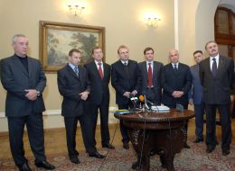 Підписання протоколу щодо передачі стадіону ФК ”Карпати”