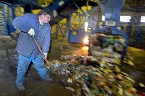 Garbage sorting station in Pirogovo