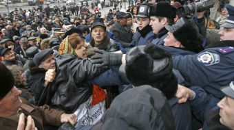 Митинг против повышения цен на коммунальные услуги