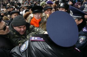 Митинг против повышения цен на коммунальные услуги