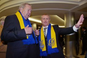 Opening ”Soccer house”