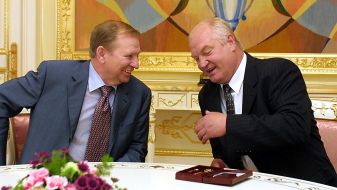 Leonid Kuchma, Victor Stepanov