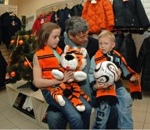 New opening by supermarket ”White swan”. FC ”Shakhter”