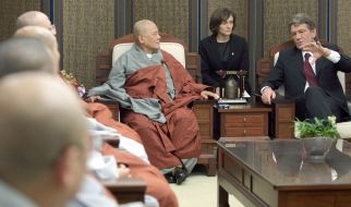 Visit of Yushchenko to South Korea