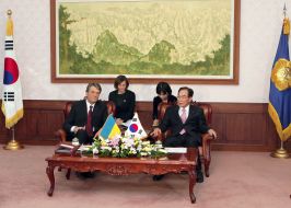 Visit of Yushchenko to South Korea