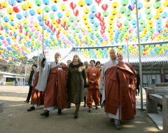 Visit of Yushchenko to South Korea