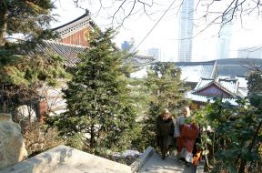 Visit of Yushchenko to South Korea