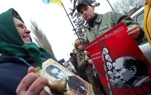 Митинг у здания посольства Российской Федерации в Киеве