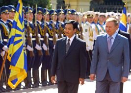 Natsagiin Bagabandi and Leonid Kuchma